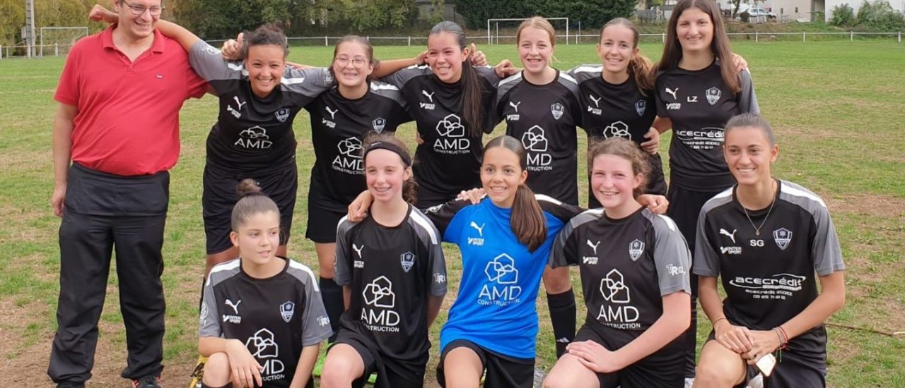 Le groupe U15F FC Comtal